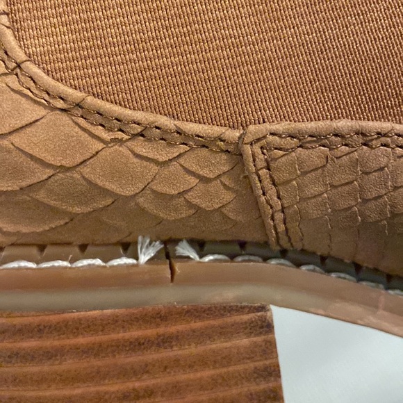 Brown textured Chunky MIA heeled boot - Picture 7 of 7